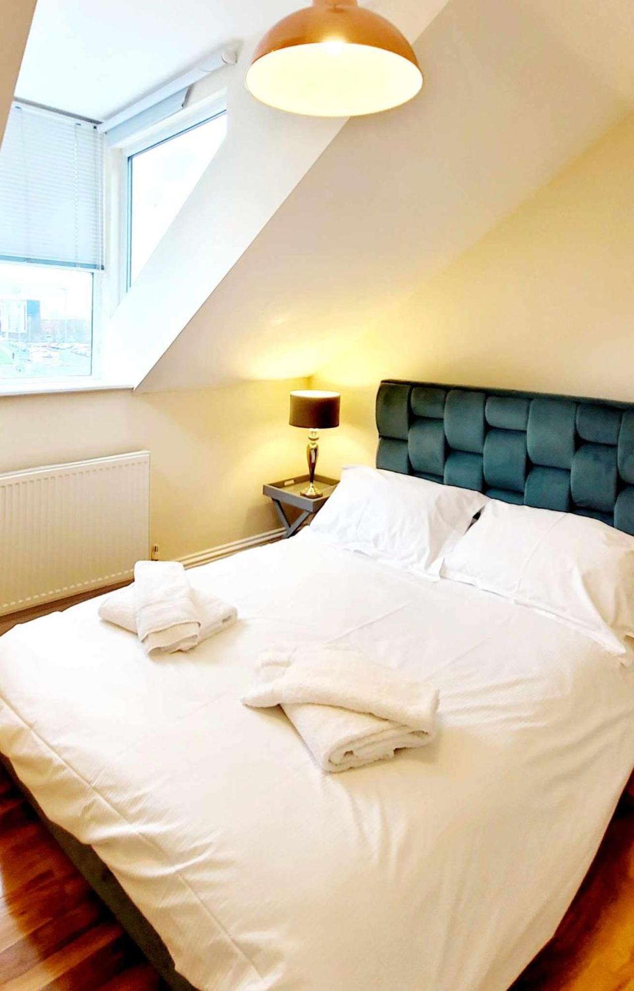 Apartment 5 - Two Bedroom Luxury Apartment Close To Town, Mainline Rail & Theatre Stylish And Comfortable Darlington  Exterior photo